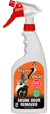 How to Handle Skunk Spray on Pets